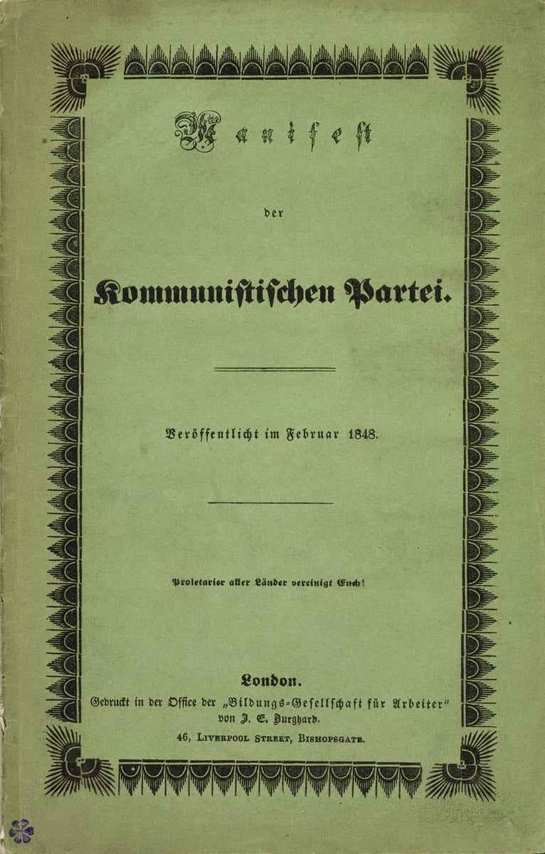Capa verde da primeira edição do Manifest der Kommunistischen Partei, com moldura ornamental, a inscrição Veröffentlicht im Februar 1848 e a indicação London.