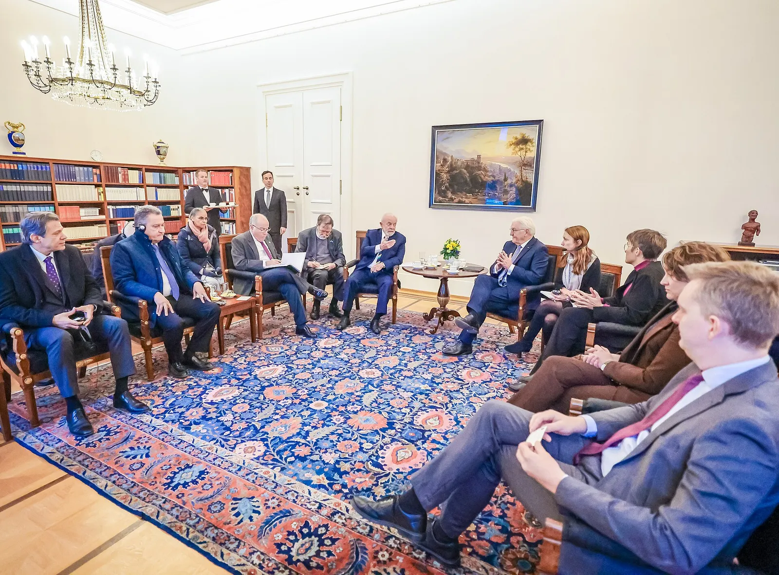 Lula em encontro com Frank-Walter Steinmeier no Palácio Bellevue, em Berlim, em 4 de dezembro de 2023.