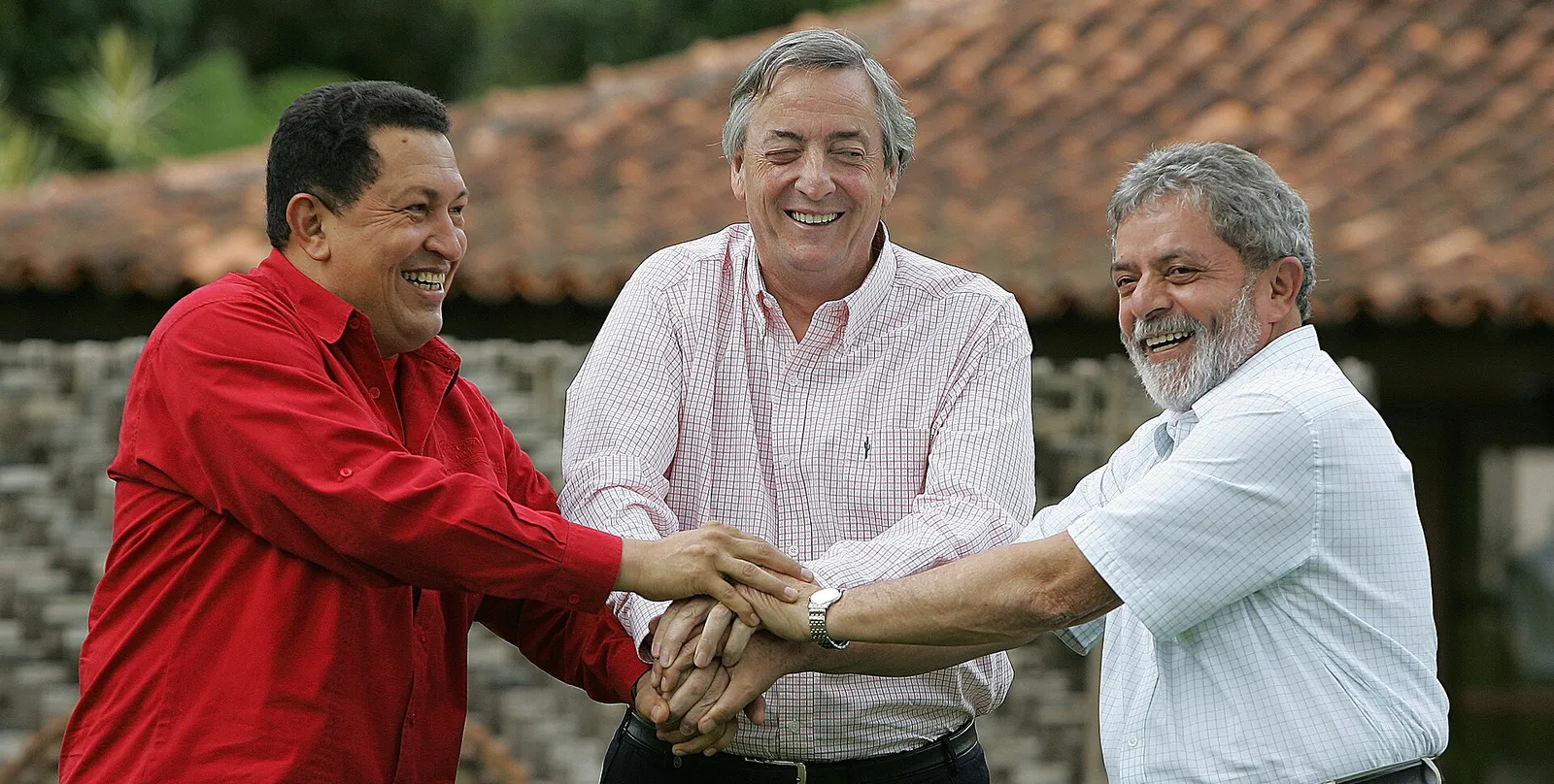 Lula, Hugo Chávez e Néstor Kirchner em reunião na Granja do Torto, em Brasília, em 19 de janeiro de 2006.