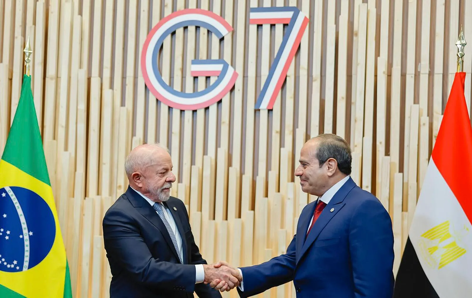 Lula em reunião com Abdel Fattah El-Sisi, presidente do Egito, em Évian-les-Bains, França, em 17 de junho de 2026.