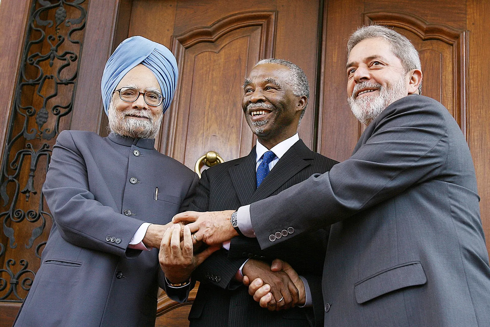 Manmohan Singh, Thabo Mbeki e Lula em reunião do IBAS, em Pretória, em 17 de outubro de 2007.