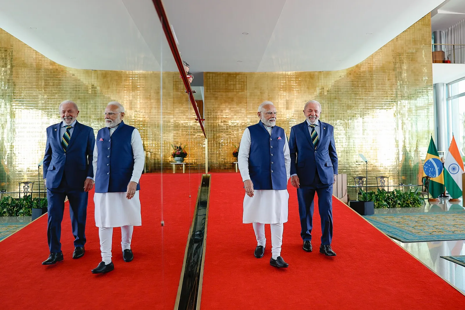 Lula e Narendra Modi na cerimônia de assinatura de atos no Palácio da Alvorada, em Brasília, em 8 de julho de 2025.