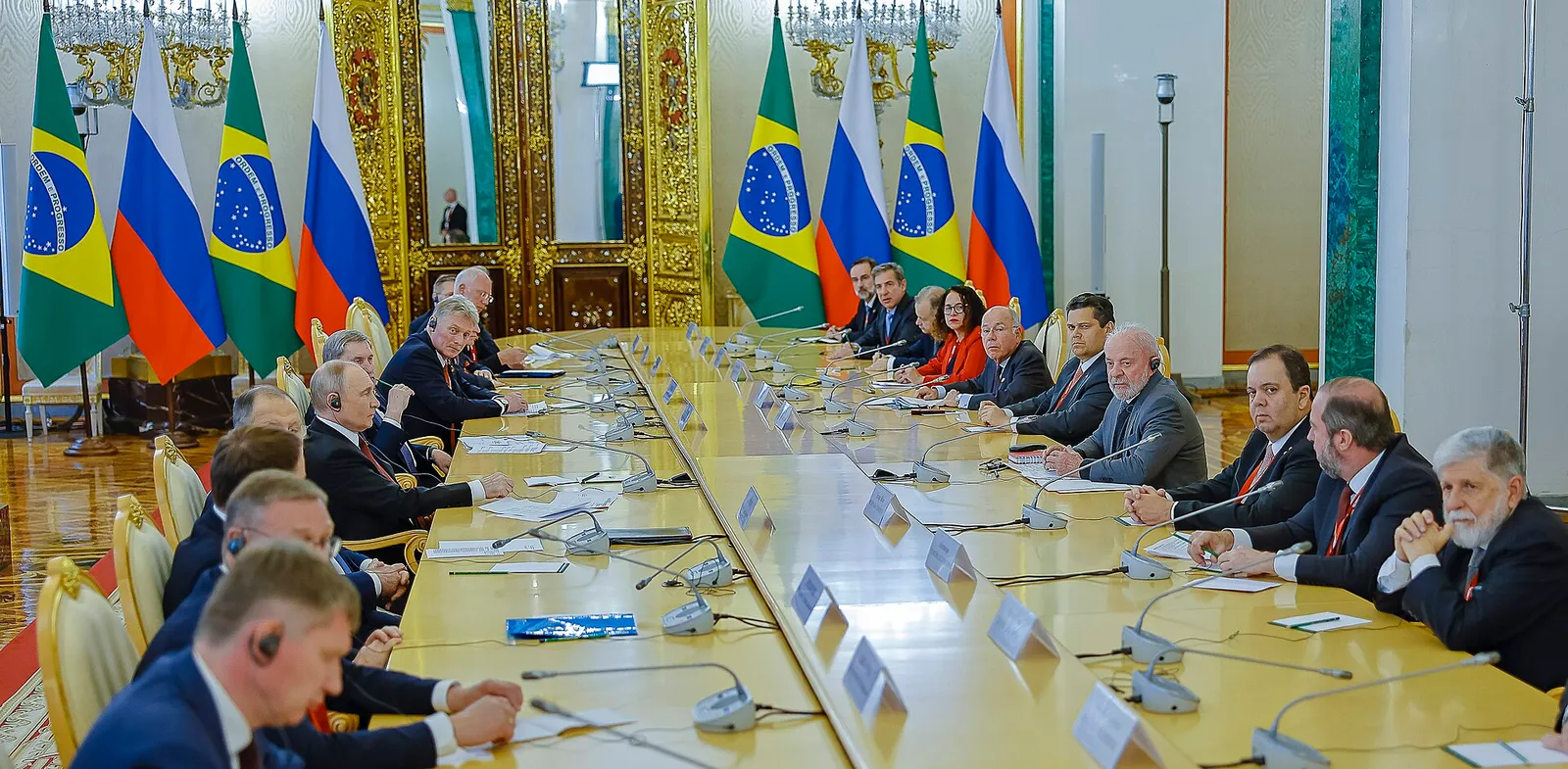 Lula em reunião com Vladimir Putin no Grande Palácio do Kremlin, em Moscou, em 9 de maio de 2025.