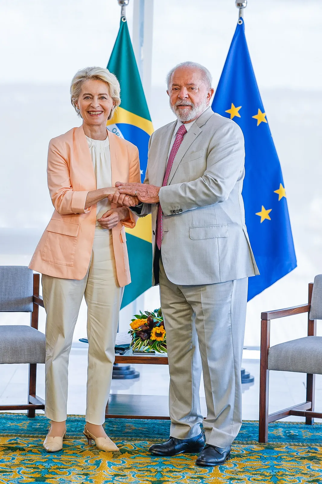 Ursula von der Leyen e Lula em reunião seguida de declaração à imprensa, no Palácio do Planalto, em 12 de junho de 2023.