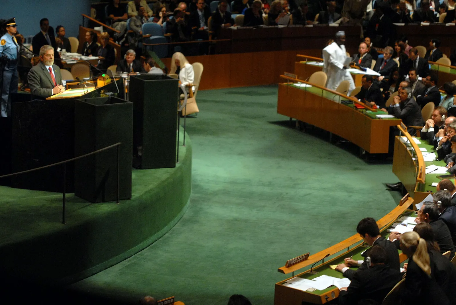Abertura da 62ª Assembleia Geral das Nações Unidas, em Nova York, em 25 de setembro de 2007, em que por tradição um brasileiro faz o discurso inaugural (arquivo intitulado "Lula 62nd Assembly General").