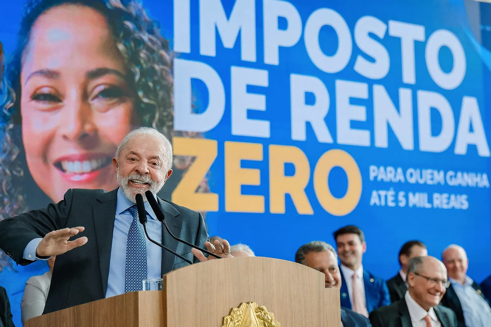 Presidente da República, Luiz Inácio Lula da Silva, durante a cerimônia de sanção do Projeto de Lei nº 1.087, de 2025, que amplia a faixa de isenção e institui a tributação mínima do Imposto de Renda. Palácio do Planalto, Brasília (DF)